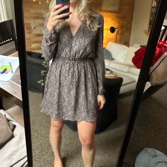 Aritzia Talula Dress Size Small - Picture 2 of 3